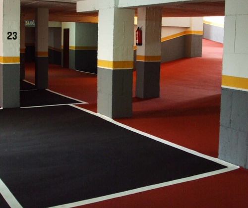 Pavimento acrílico garaje rojo y negro 3