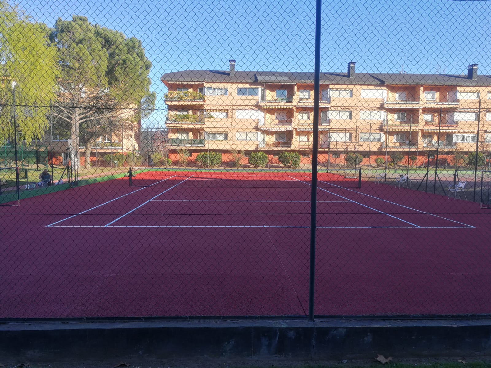 Rehabilitación pista de tenis La Herradura - 1