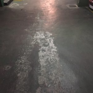 Solera de parking deteriorada por desgaste - 2